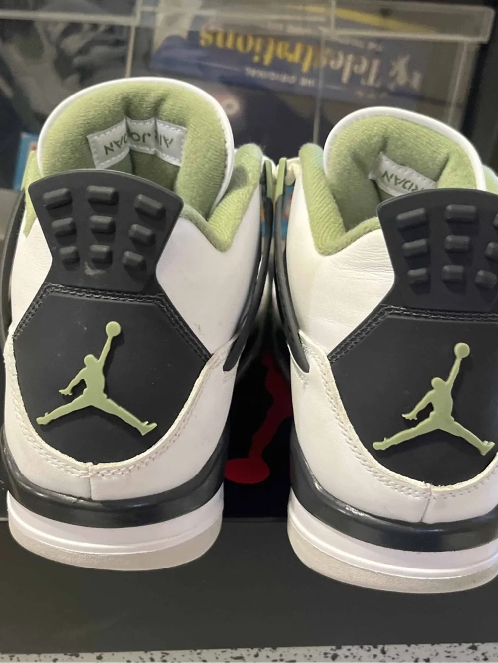 Nike Air Jordan 4 Retro Seafoam AQ9129-103 Women 11/Men 9.5 Green White
